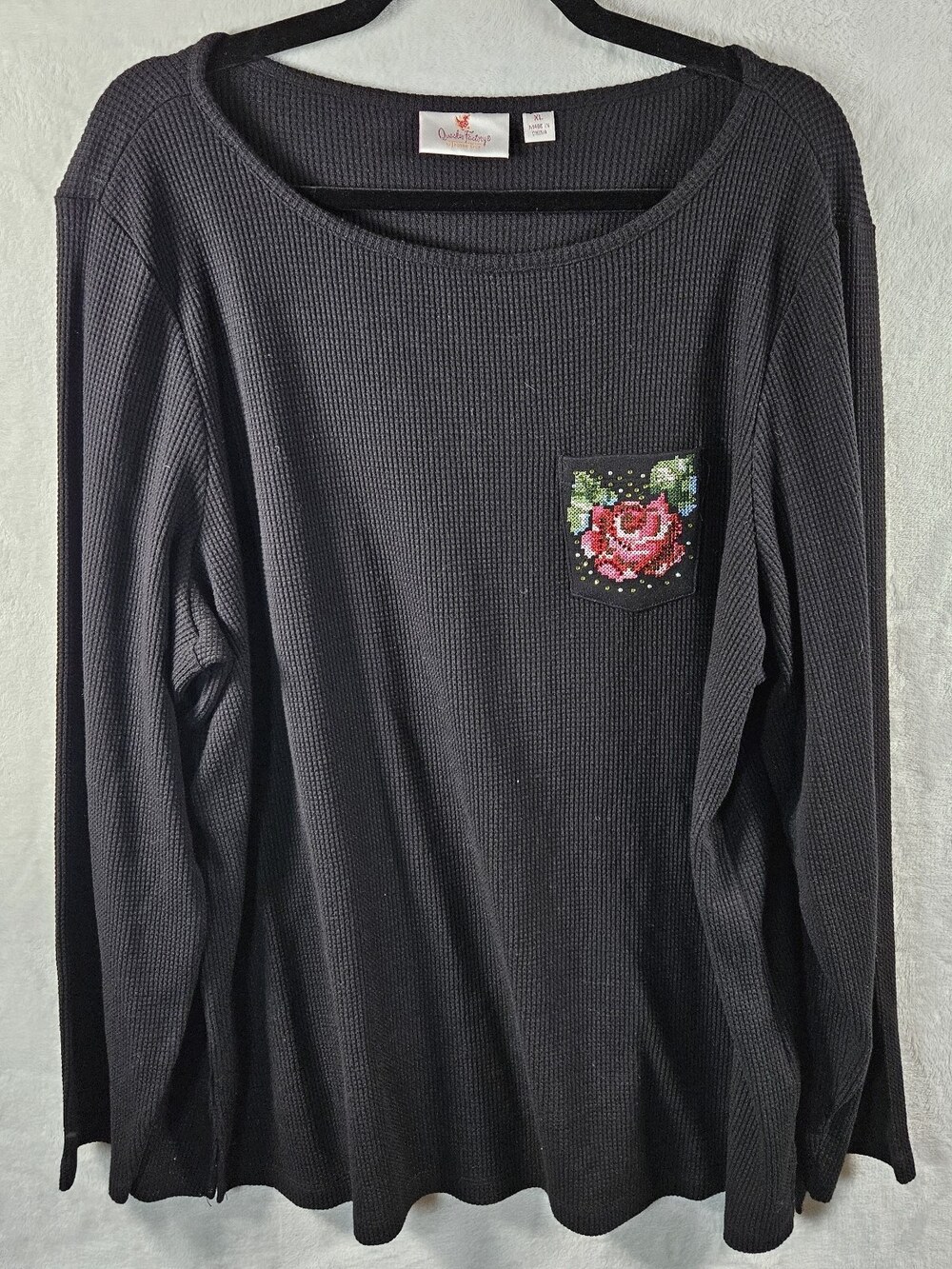 Quacker Factory Thermal Top Womens XL Black Long Sleeve Embroidered Rose Pocket